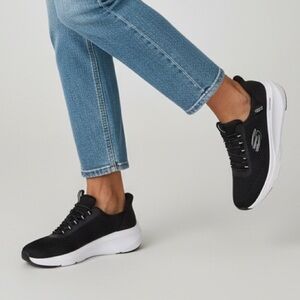 Skechers Black and White Lightweight Swift Fit hands free Slip-On Sneakers